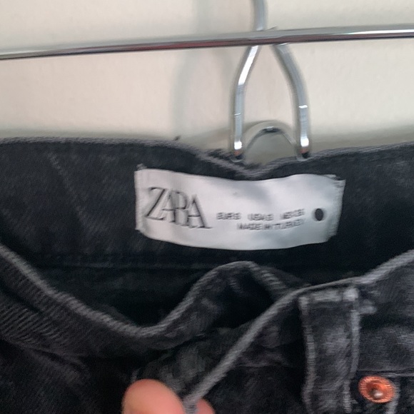 Zara distressed black high waisted mini skirt - Picture 4 of 7